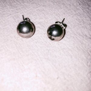 Tiffany and co pearl earrings